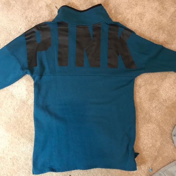 VICTORIAS SECRET OVERSIZED SWEATSHIRT, barely worn - Picture 2 of 2